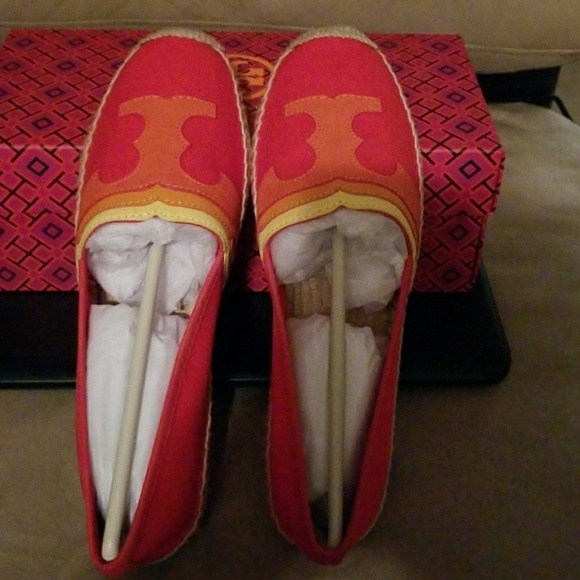 NIB! AUTH. TORY BURCH ESPADRILLES - Picture 2 of 7
